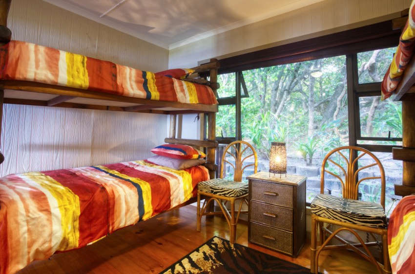 Bunk bedroom with bush view at Campismo Ninho 23 in Ponta Malongane