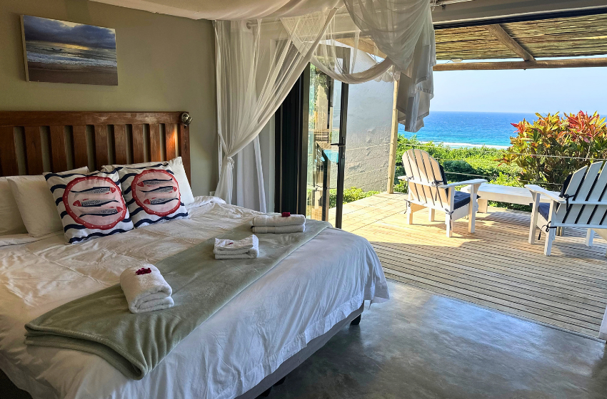 bedroom 4 with sea view at Baleia Azul 11 in Ponta Mamoli