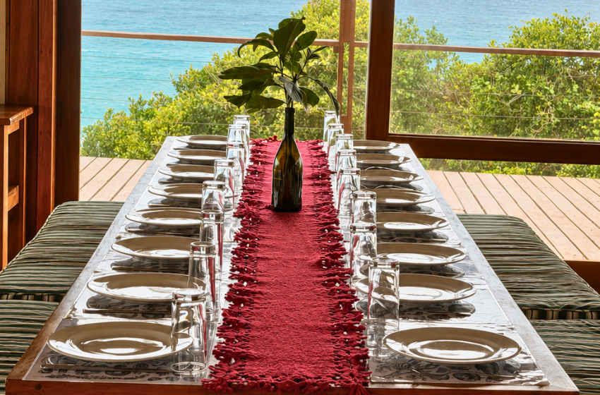 dining table at Aloha 18 in Ponta Mamoli