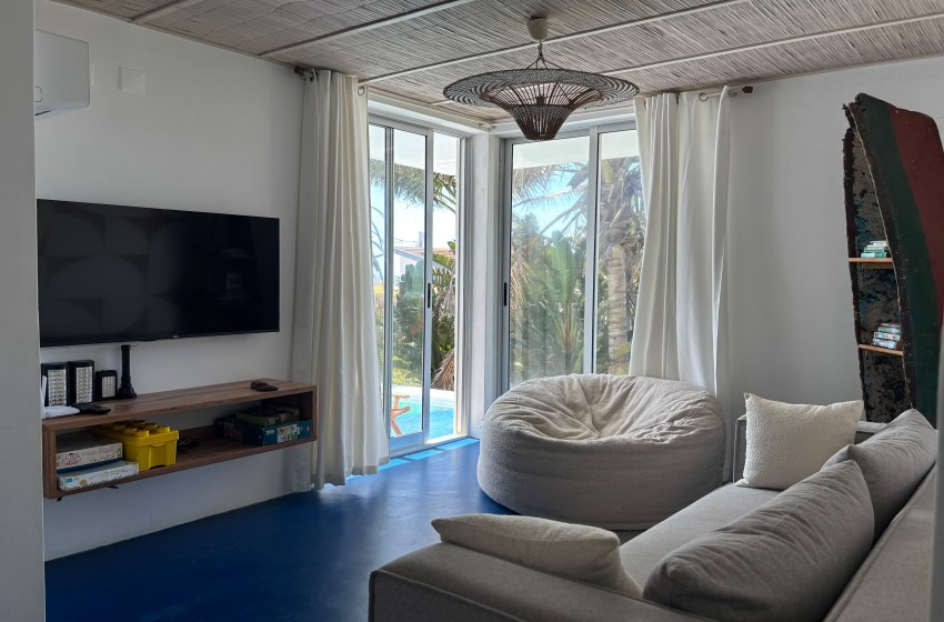 tv room at Surfers spot in Ponta do Ouro