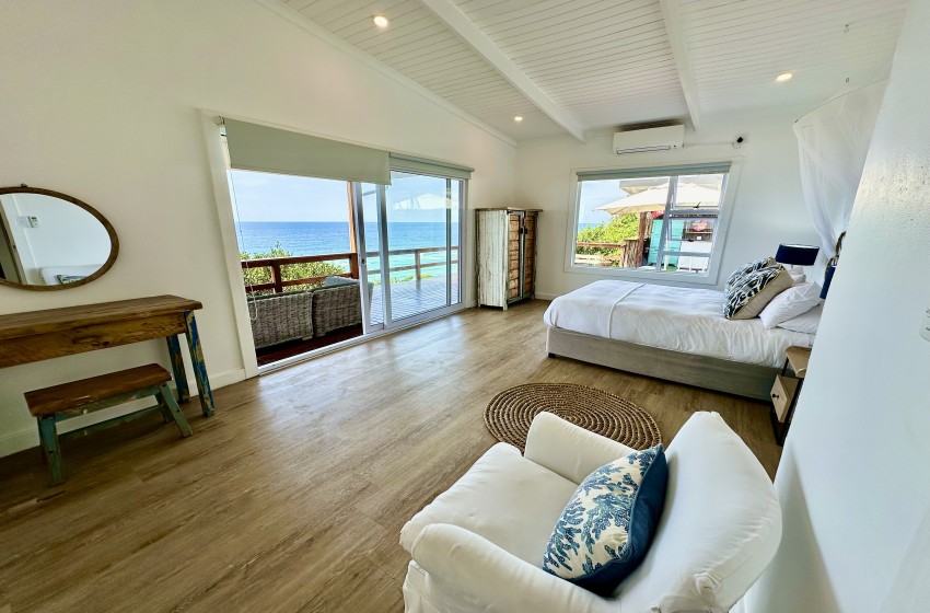 bedroom 2 with sea view at Wakene 5 in Ponta Malongane