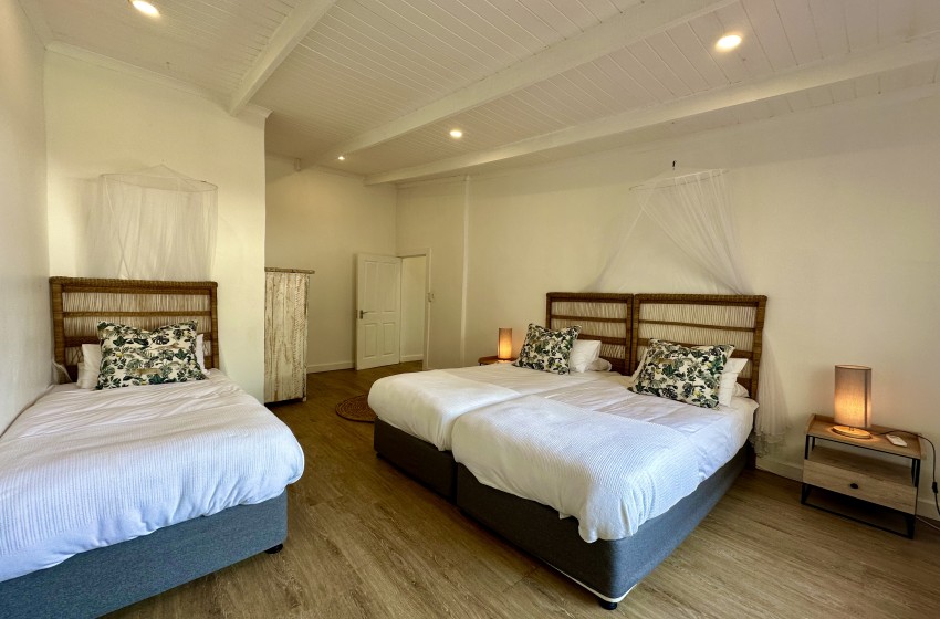 bedroom 3 with single beds at Wakene 5 in Ponta Malongane