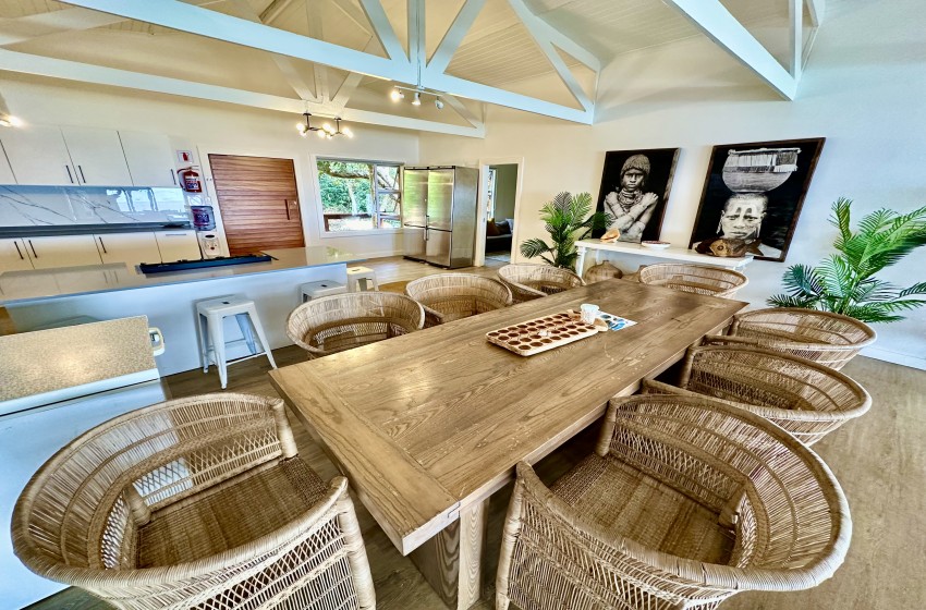 dining area at Wakene 5 in Ponta Malongane