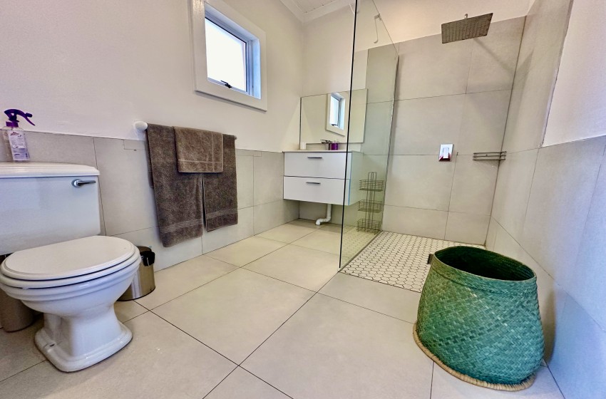 bathroom 2 at Wakene 5 in Ponta Malongane