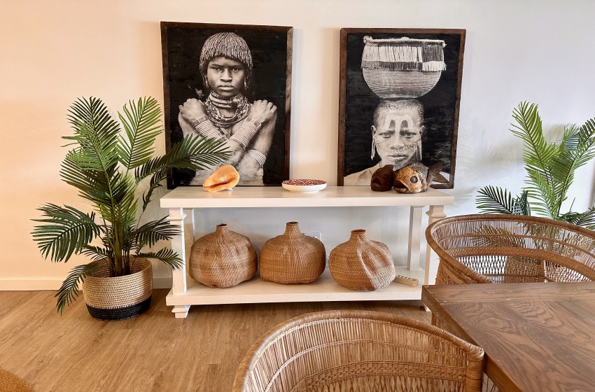 paintings at Wakene 5 in Ponta Malongane