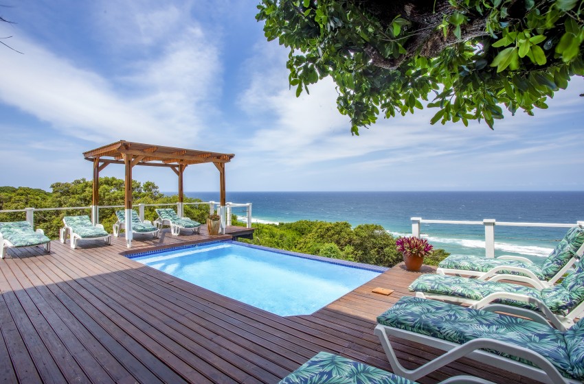 deck with pool at Naudicals dune in Ponta Malongane