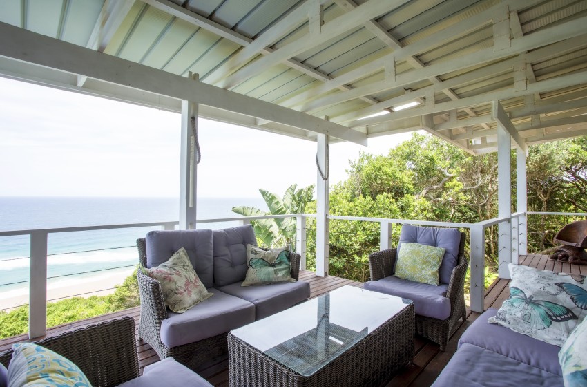 outside seating at Naudicals dune in Ponta Malongane