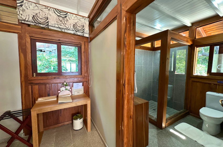 bathroom 3 with shower at Aloha 5 in Ponta Mamoli