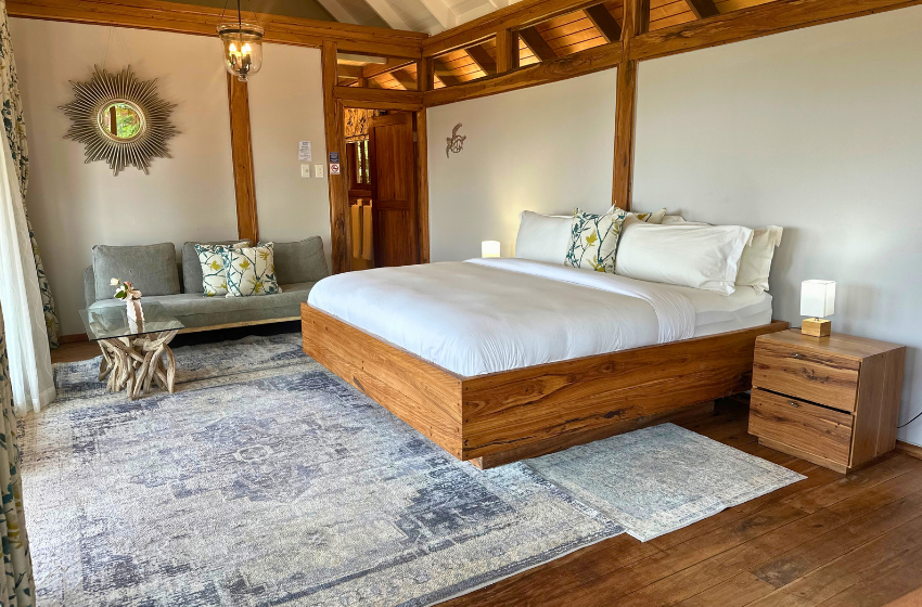 bedroom 4 with seating at Aloha 5 in Ponta Mamoli