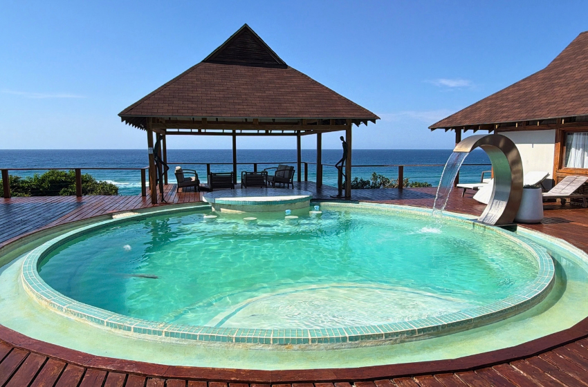 pool with sea view at Aloha 5 in Ponta Mamoli